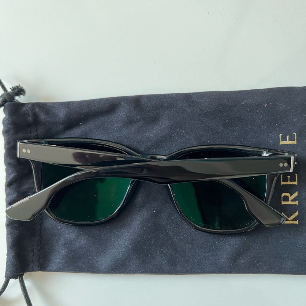 KREWE Black Sunglasses. 1 year old. No damage. Comes with cloth case - Picture 4 of 6